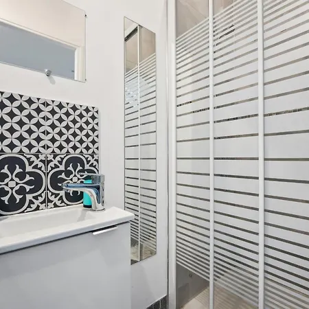 Budget Avec Parking Au Centre-ville *